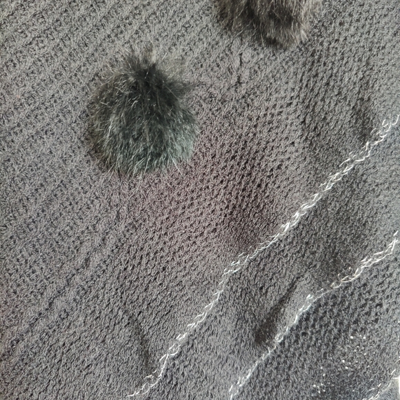 Cherie Bliss | 🖤 | Small / Medium | Women's poncho - Picture 7 of 10